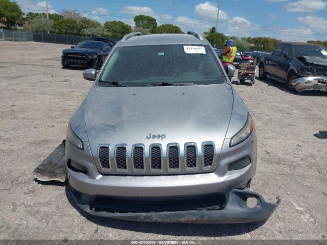 1C4PJLCB3GW273029 Jeep Cherokee Latitude
