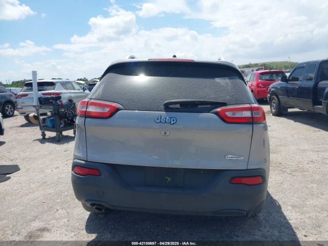 1C4PJLCB3GW273029 Jeep Cherokee Latitude