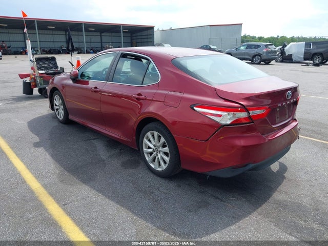 4T1B11HK0JU568028 Toyota CAMRY LE