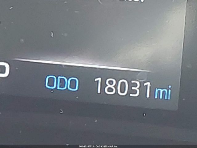 5TDKRKEC9RS214976 Toyota SIENNA LE