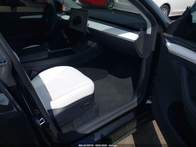 2025 TESLA MODEL Y 7SAYGDED9SA356355 Photo 4