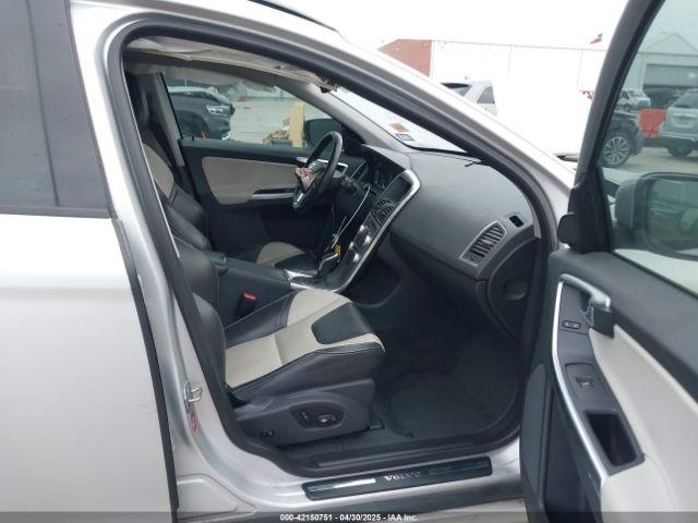 2017 VOLVO XC60 YV440MDJ0H2089903 Photo 4