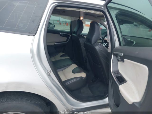 2017 VOLVO XC60 YV440MDJ0H2089903 Photo 7