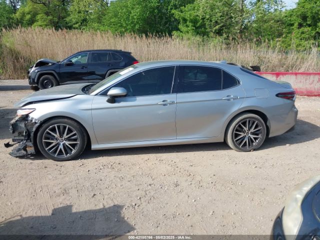 4T1F11AK9NU020501 Toyota CAMRY XLE