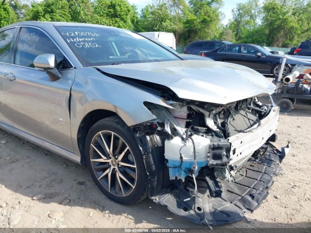 4T1F11AK9NU020501 Toyota CAMRY XLE