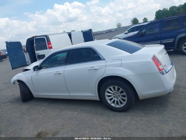 2C3CCAAG6EH231059 Chrysler 300