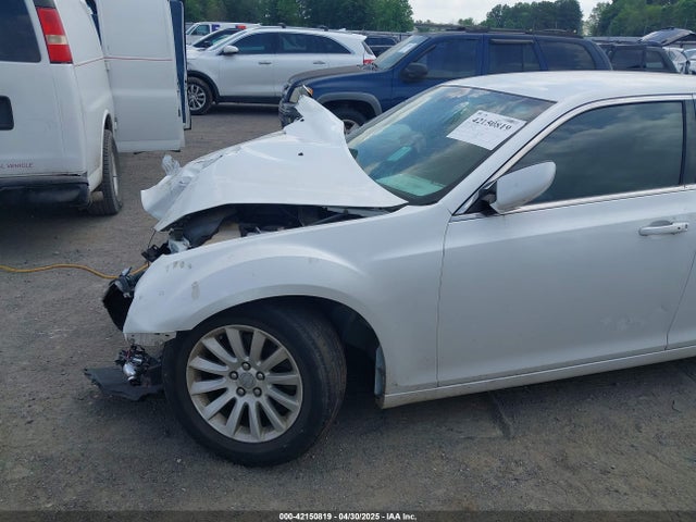 2C3CCAAG6EH231059 Chrysler 300
