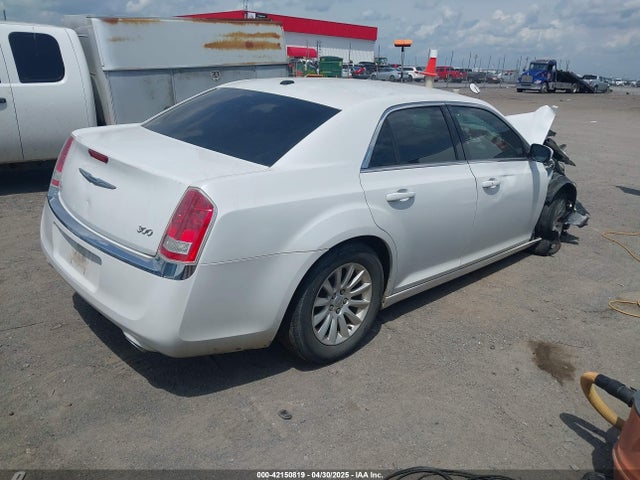 2C3CCAAG6EH231059 Chrysler 300