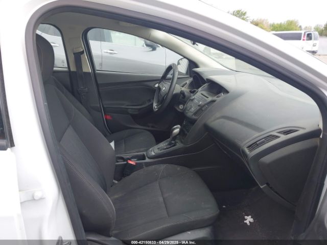 1FADP3F23GL230217 Ford FOCUS SE
