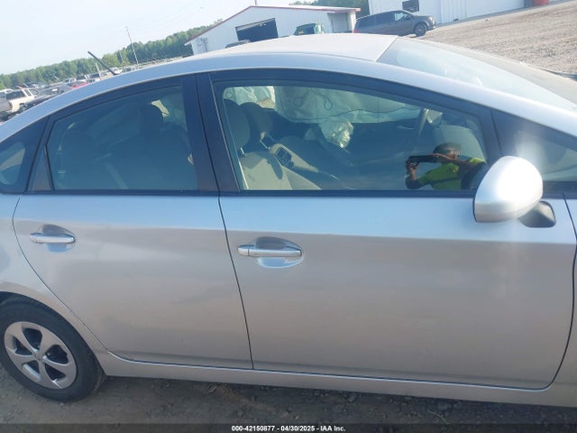 JTDKN3DU9F1888663 Toyota Prius Three