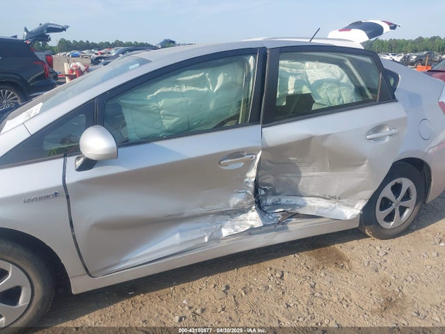 JTDKN3DU9F1888663 Toyota Prius Three