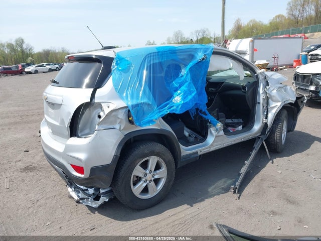 Chevrolet TRAX LS 2019 3GNCJNSB5KL403992 Image 4