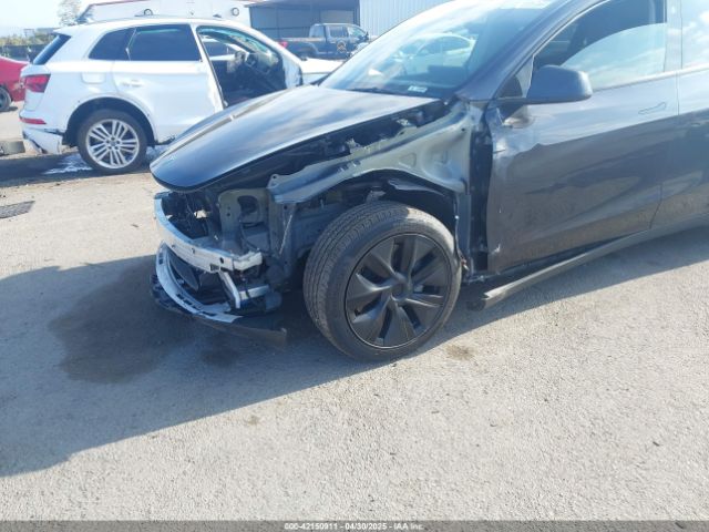 7SAYGDEE9RF177495 Tesla Model Y Long Range Dual Motor All-wheel Drive