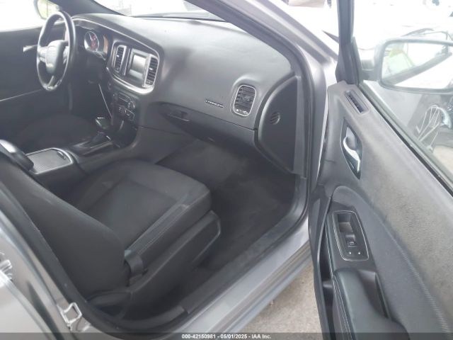 2C3CDXBG8FH789530 Dodge Charger Se