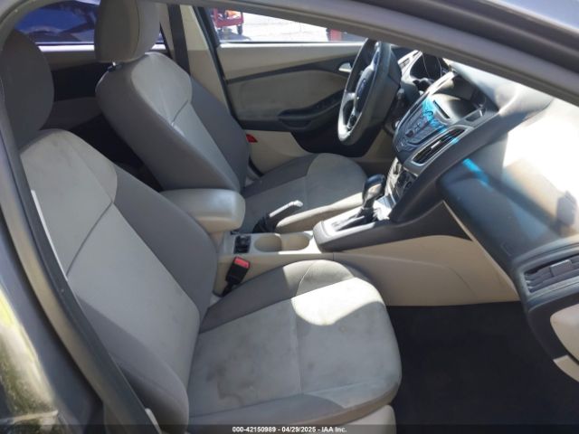 1FADP3K21EL200233 Ford FOCUS SE