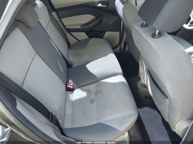 1FADP3K21EL200233 Ford FOCUS SE