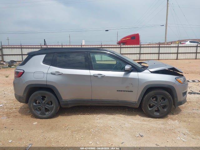 3C4NJCBBXJT494116 Jeep 2018