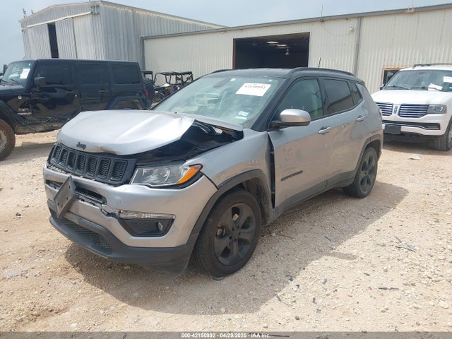 3C4NJCBBXJT494116 Jeep 2018