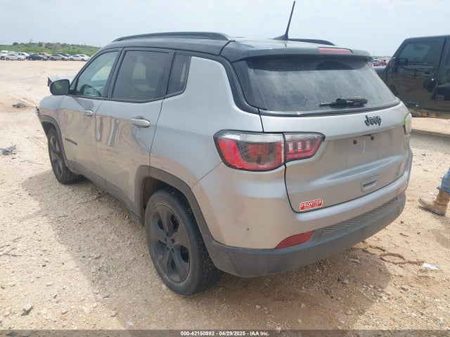 3C4NJCBBXJT494116 Jeep 2018