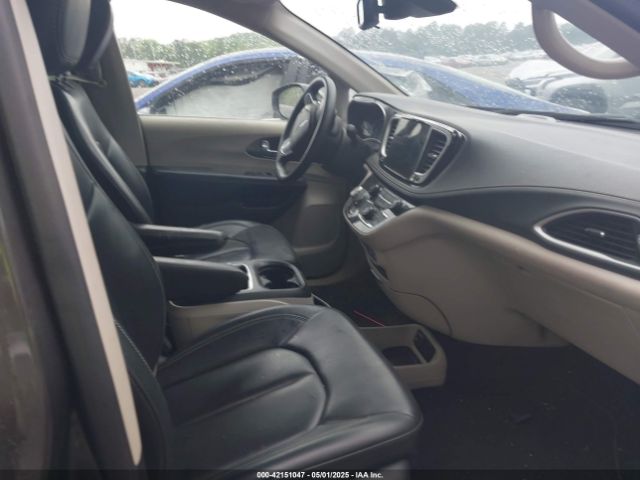 2C4RC1L72PR540902 Chrysler Pacifica Hybrid Touring L