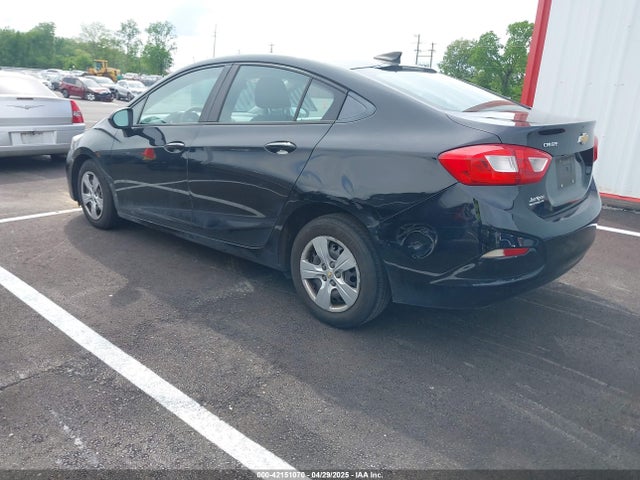 1G1BC5SMXH7205138 Chevrolet Cruze Ls Auto