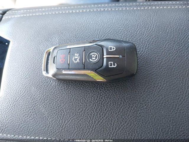 3LN6L2J98GR611569 Lincoln MKZ