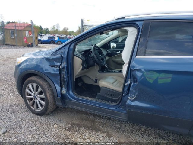 1FMCU9J94JUA96398 Ford Escape Titanium