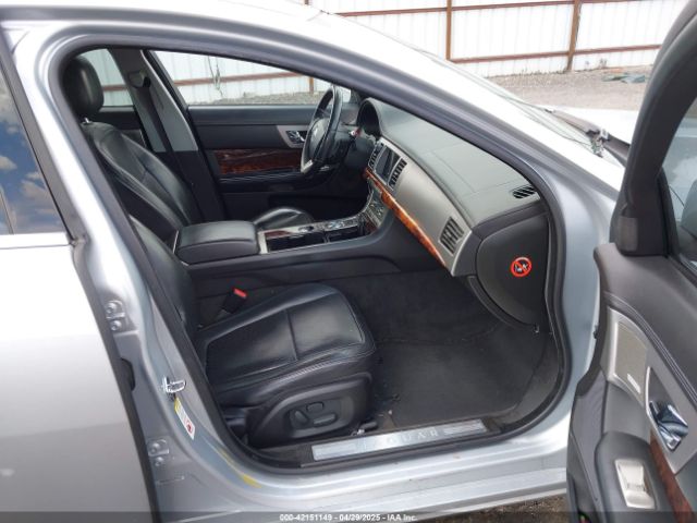 2009 JAGUAR XF SAJWA06B69HR24099 Photo 4