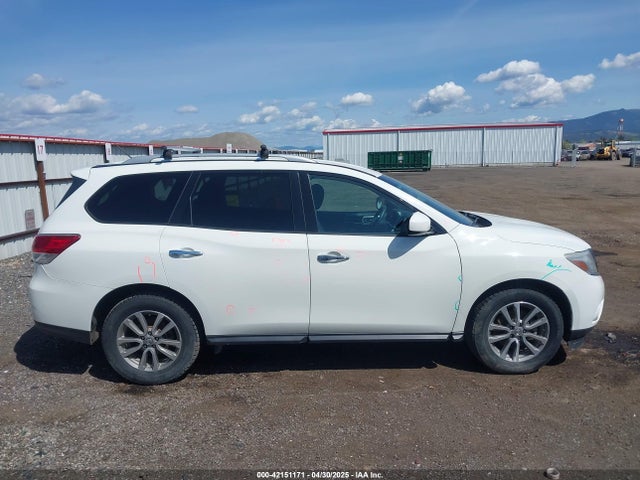5N1AR2MN6GC621811 Nissan Pathfinder S