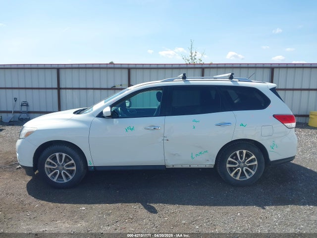 5N1AR2MN6GC621811 Nissan Pathfinder S