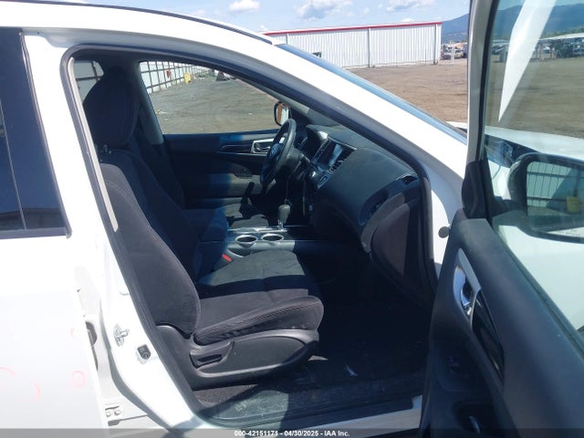 5N1AR2MN6GC621811 Nissan Pathfinder S
