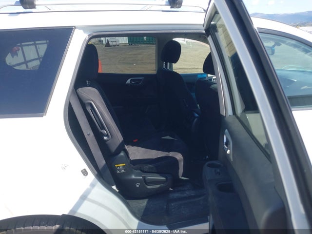 5N1AR2MN6GC621811 Nissan Pathfinder S