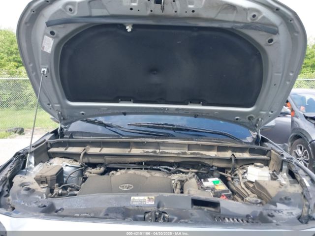 5TDZZRAH1NS138852 Toyota Highlander Le