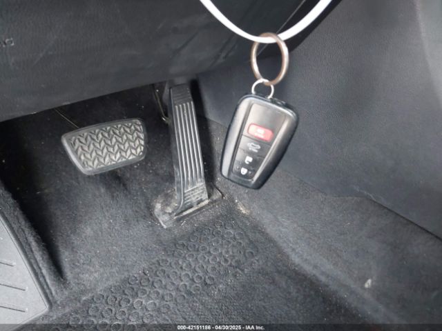 5TDZZRAH1NS138852 Toyota Highlander Le