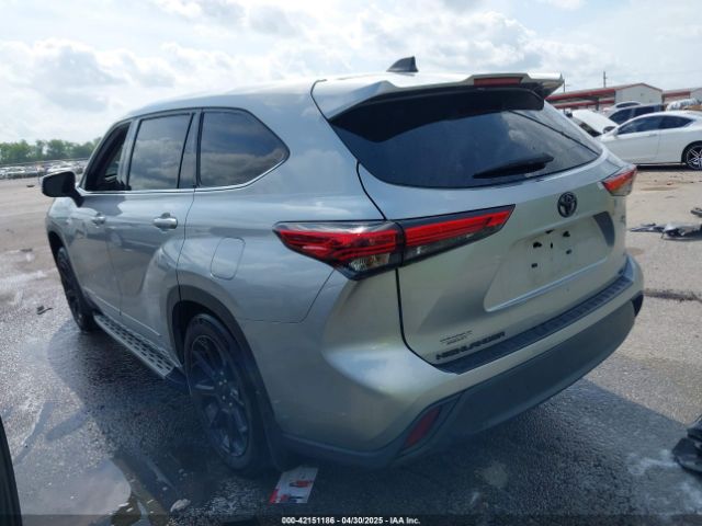 5TDZZRAH1NS138852 Toyota Highlander Le