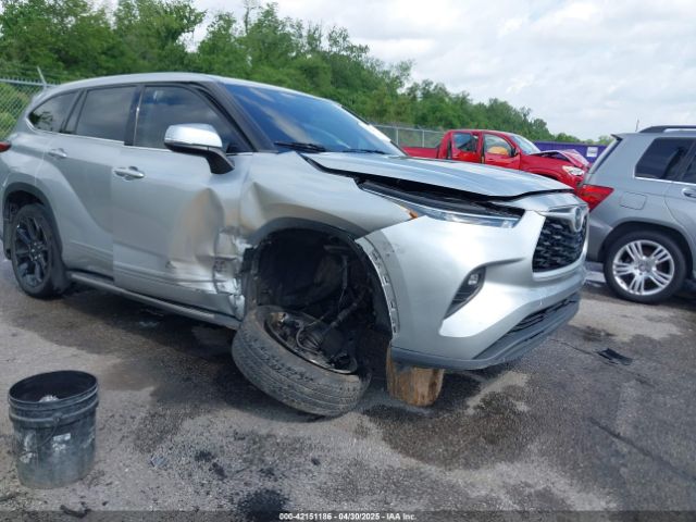 5TDZZRAH1NS138852 Toyota Highlander Le