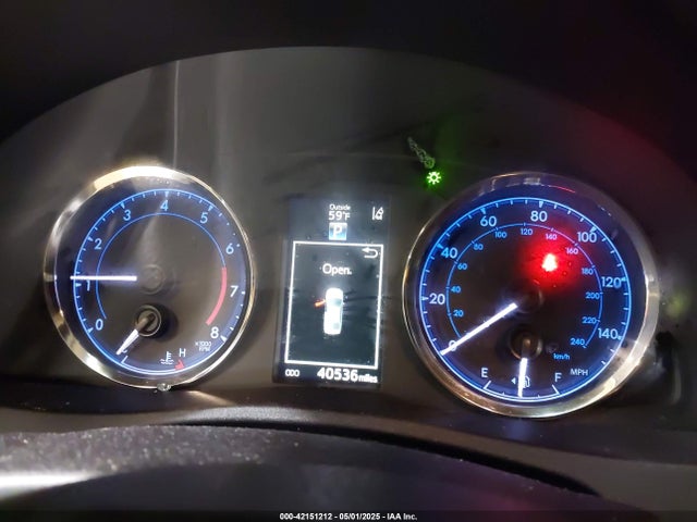 2T1BURHE9KC217329 Toyota COROLLA SE