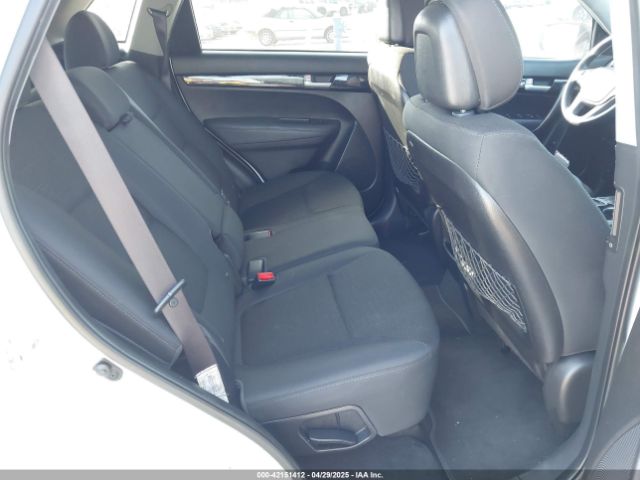 5XYKT3A69FG575172 KIA SORENTO LX