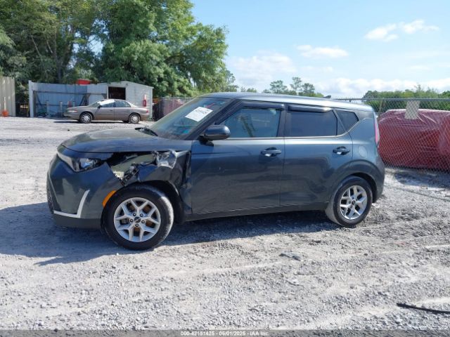 KNDJ23AU1P7207631 KIA SOUL LX