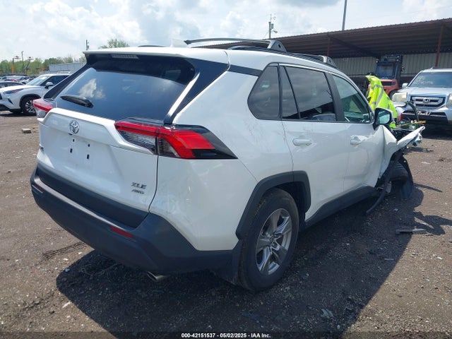 2T3P1RFV0RW465695 Toyota Rav4 Xle