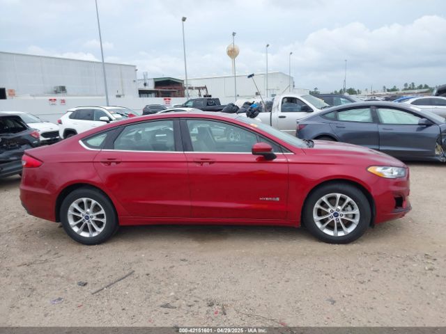3FA6P0LU6KR257130 Ford Fusion Hybrid Se
