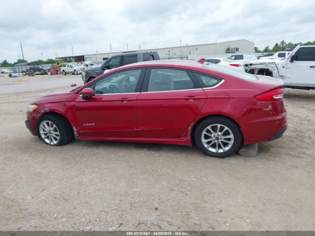 3FA6P0LU6KR257130 Ford Fusion Hybrid Se