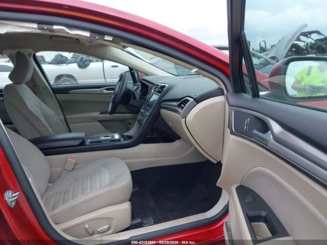 3FA6P0LU6KR257130 Ford Fusion Hybrid Se