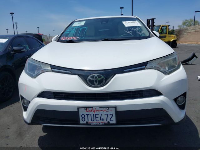 2T3WFREV5JW490465 Toyota Rav4 Xle