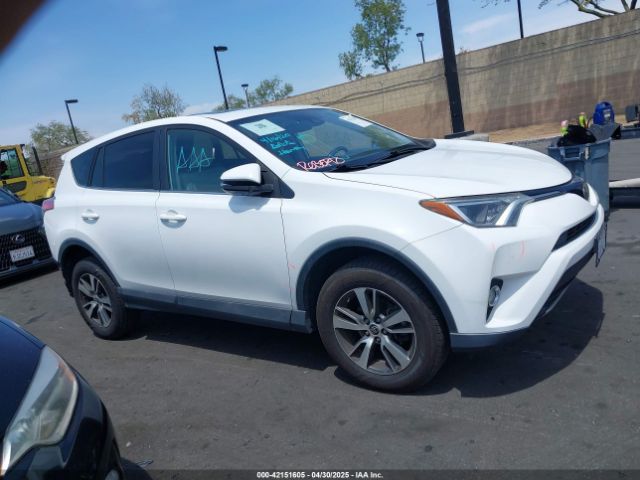2T3WFREV5JW490465 Toyota Rav4 Xle