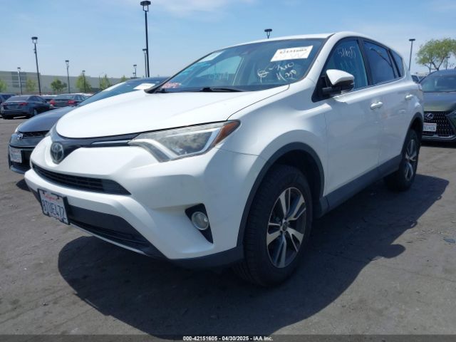 2T3WFREV5JW490465 Toyota Rav4 Xle