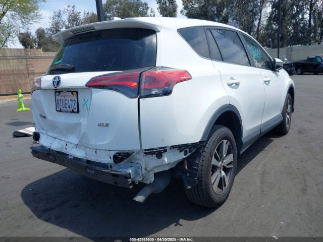 2T3WFREV5JW490465 Toyota Rav4 Xle