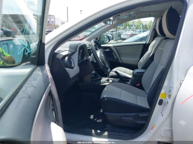 2T3WFREV5JW490465 Toyota Rav4 Xle