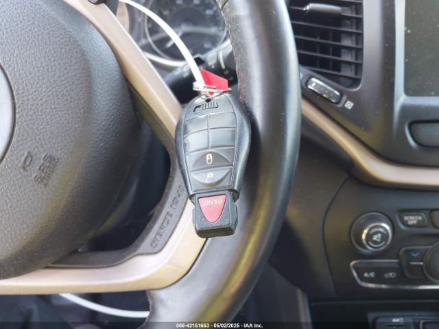 1C4PJMCS1EW147433 Jeep Cherokee Latitude
