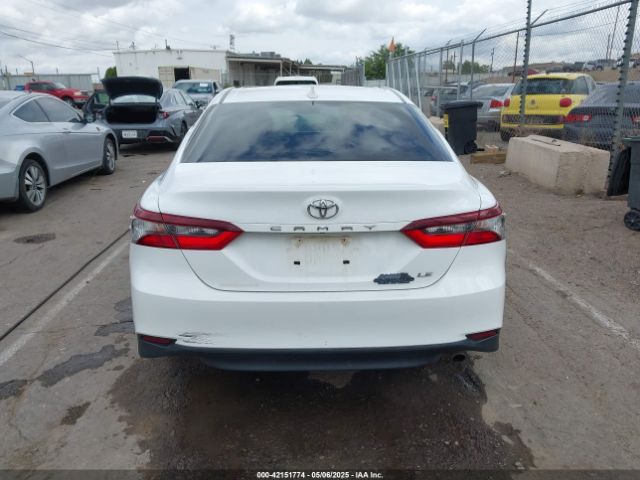 4T1C11AK8MU533904 Toyota CAMRY LE